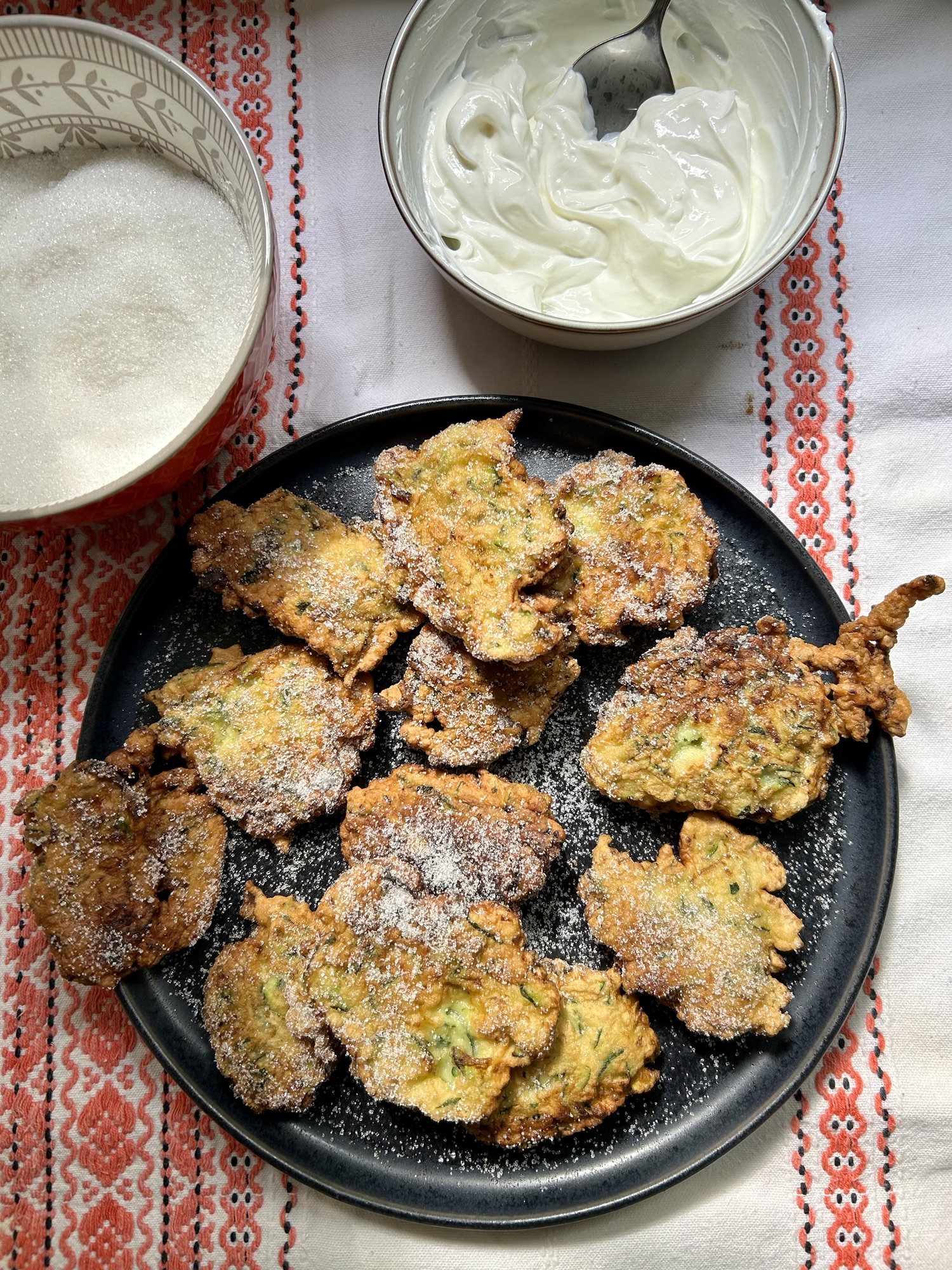 “CHIFTELUȚE DE DOVLECEI”, OVVERO FRITTELLE DOLCI ALLE ZUCCHINE, DALLA ...